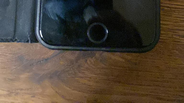 Vorschaubild iPhone 7 (Akku defekt) 15€