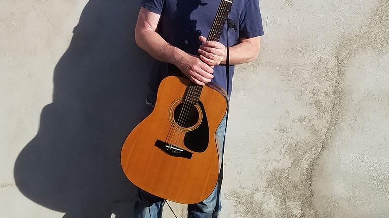 Musikalische Früherziehung - Gitarre und Gesang für Kitas & Krippen in Hamburg