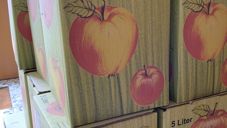 Vorschaubild Frischer Apfelsaft aus 2023. 100%Direktsaft, ungespritzt, lecker