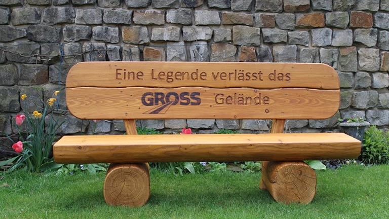 Gartenbank aus Lärche mit Gravur. Hochzeitsgeschenk. Ostern Geschenk. Krongartmö