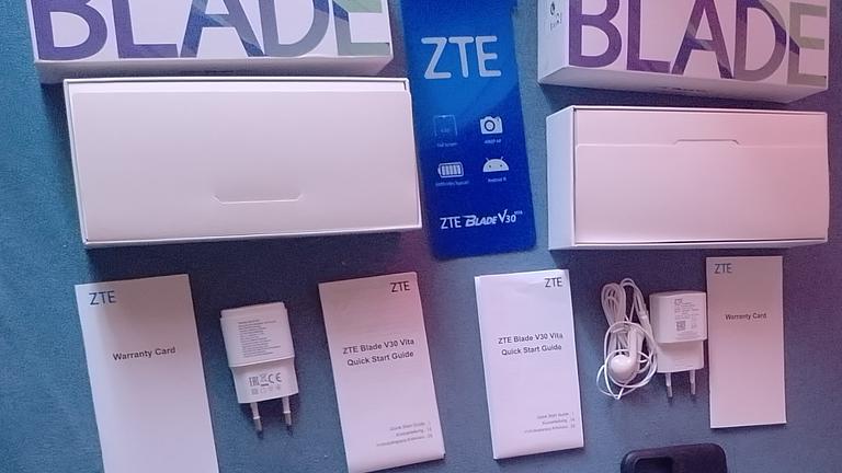 Zubehör: ZTE BLADE V30 VITA 8030 Handy Hüllen Stecker Kopfhörer Handbuch