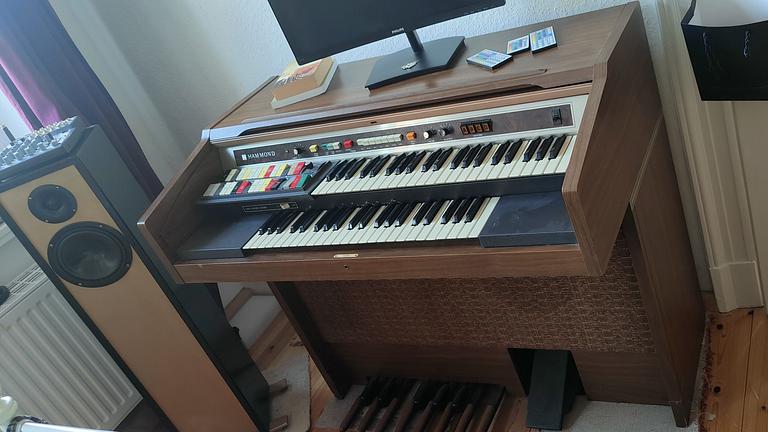 Vorschaubild Hammond Orgel ZU VERSCHENKEN in Leipzig Connewitz