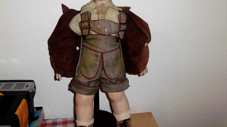 Vorschaubild wer von euch sammelt puppen aus porzelahn